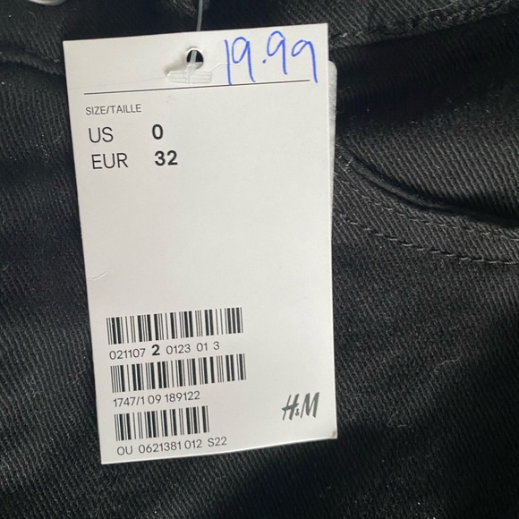 Black slightly ripped skinny jeans - Picture 3 of 4